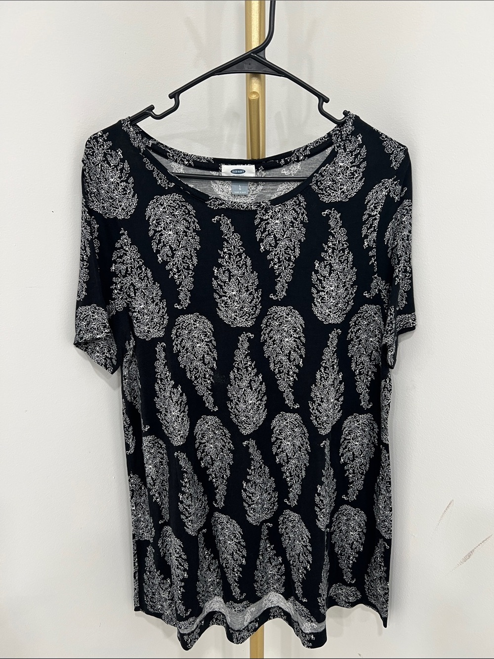 Old Navy Black Short-Sleeve Top with White Paisley Print